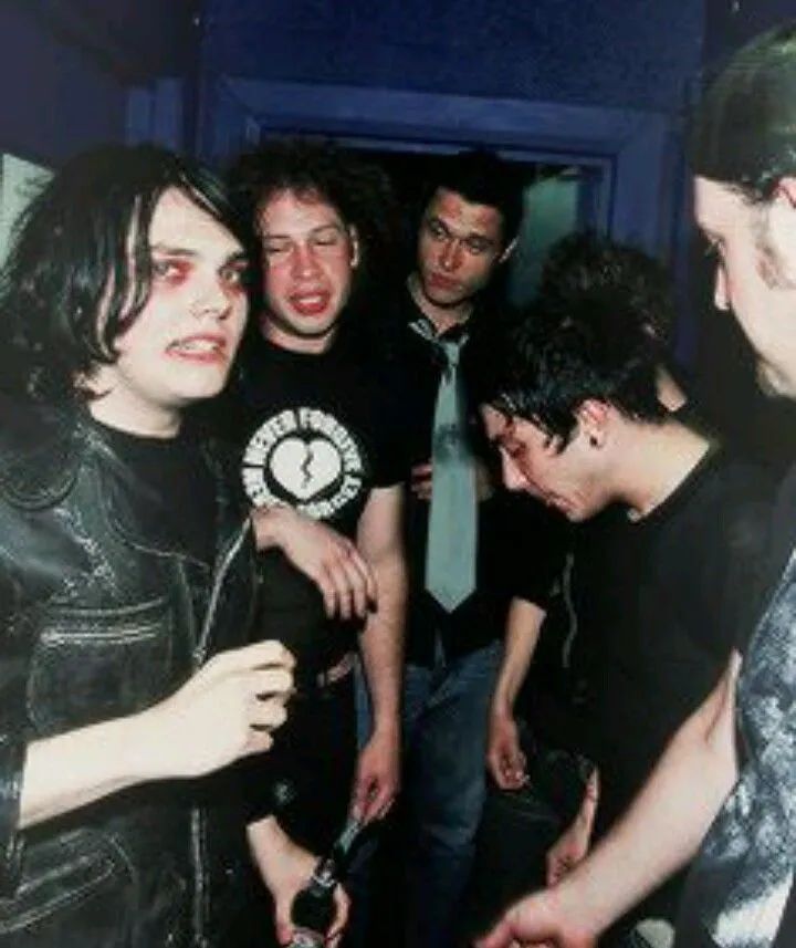 Hourly MCR tweet media