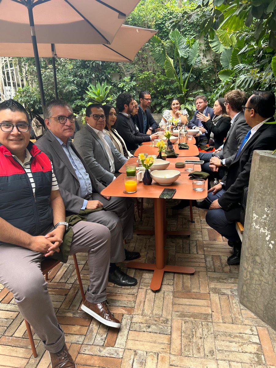 MexchamEU's tweet photo. On the day the modernised 🇪🇺🇲🇽 Agreement was signed, #MexChamEU hosted a breakfast with members/partners to discuss the opportunities ahead for business between both regions.
Honoured to welcome @renata_zilli and exchange views on the future of the EU–Mx economic relationship https://t.co/R2TKIUL0IM