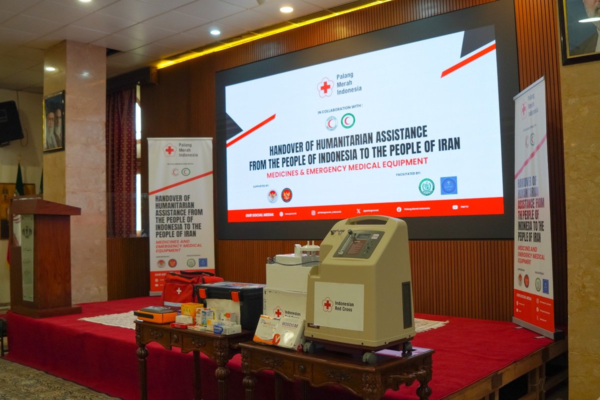 PRC_official's tweet photo. Humanitarian assistance handover ceremony held at Iranian Embassy Isd, where medicines &amp; emergency medical equipment were handed over for families affected in Iran. Strong collaboration between PRCS, @palangmerah , @ifrc  and @ICRC_Pakistan reflects shared humanitarian commitment https://t.co/ssDKdieCRL