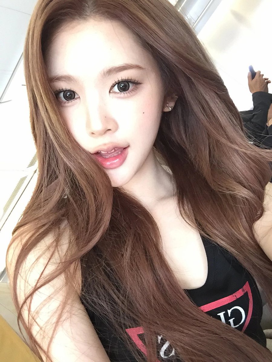 SNS] Annaページ♡⃜ #ANNA '😕😉' Update X/Twitter スーツ・フォーマル・ドレス
