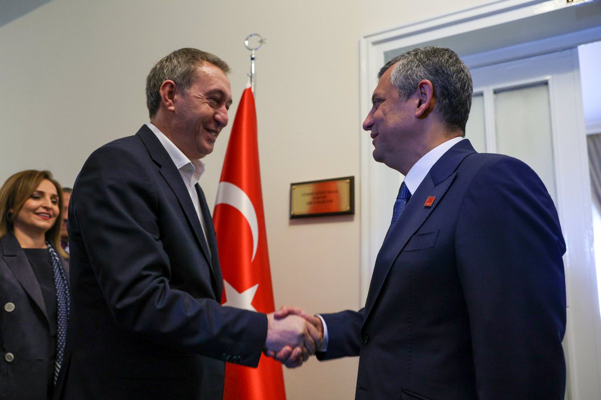 DEM Parti tweet media