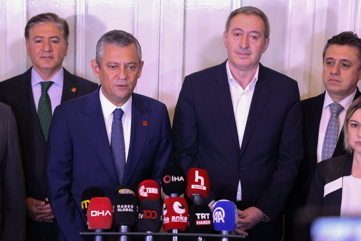 DEM Parti tweet media