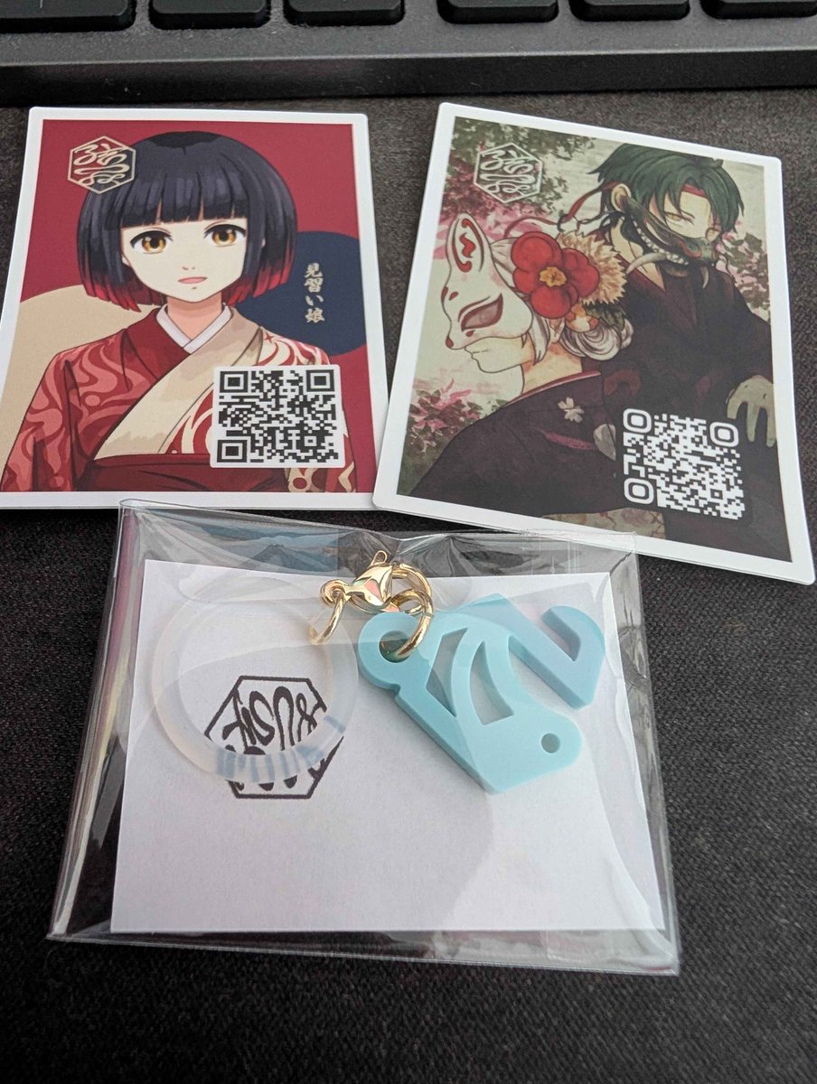 Aget_Eke's tweet photo. 戦利品紹介⑦ 
結羅-YuRa-（@chashitsu_YuRa）さん 
めじるしチャーム
お隣さんのご縁。
干支をモチーフとされているようで、巳年をお迎え。
今後、わたしの生まれ年の干支がどんな感じになるのか楽しみです。
#デザフェス６３ https://t.co/03n878whUF