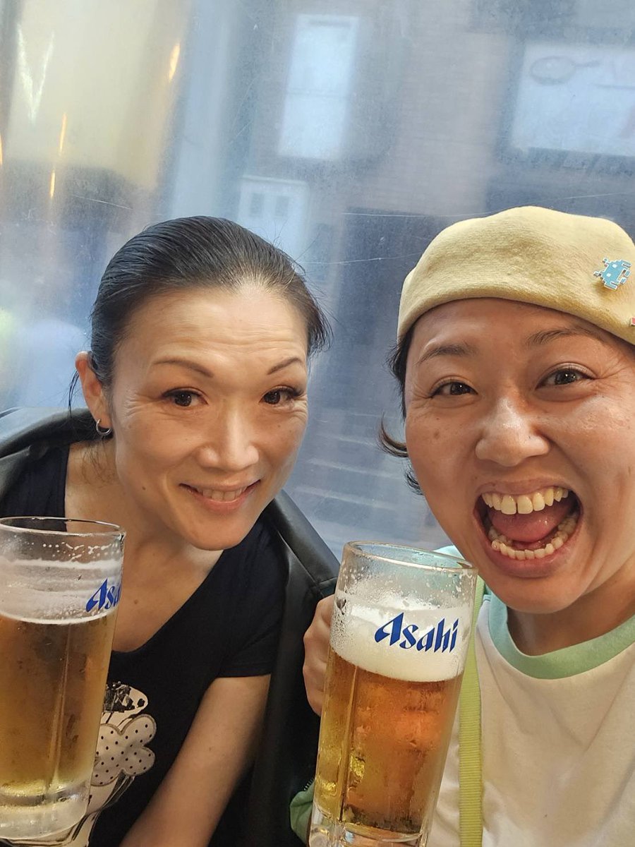 ichikiyuko's tweet photo. 昨日はアイハラミホさんとの練習系ダンス小芝居ユニット・杉並ロマンチックの練習♬

久々いっぱい踊って笑って楽しかったからの安定のお疲れ阿佐ヶ谷飲み。

練習しかしてないのにアー写とグッズ計画ネタで盛り上がる見切り発車コンビ。

来年なんかできるとイイネ！
#アイハラミホ
#杉並ロマンチック https://t.co/o5Z5PSZjZS