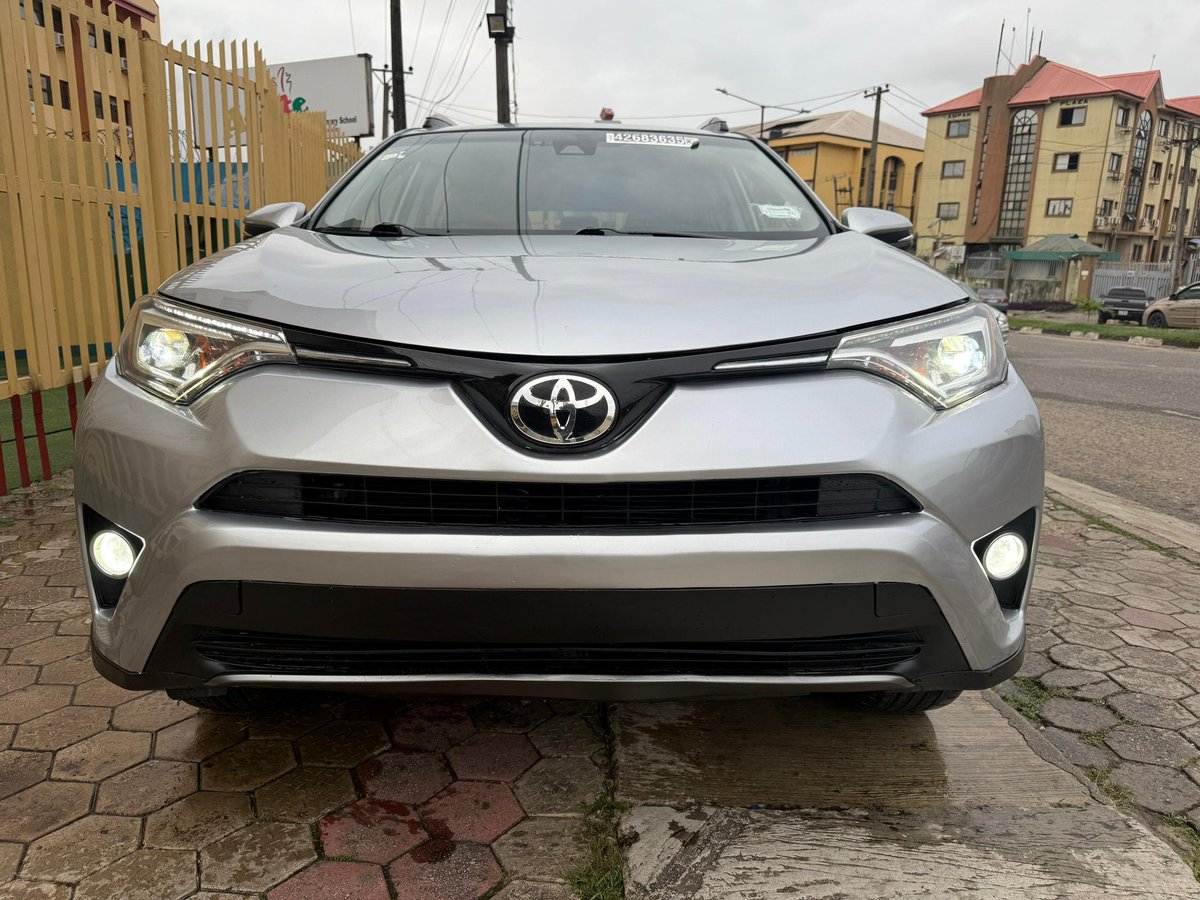 didicars's tweet photo. Small 28.5m and this 2017 Toyota Rav4  Limited will.mount in your garage like an eager stallion

Location: Ikeja 

My Deets:  08089150977 https://t.co/PqFMAHqhpl