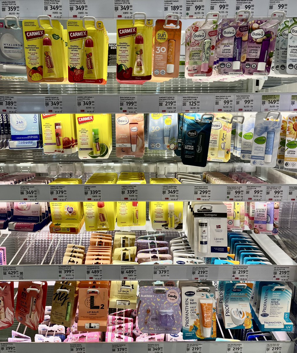whatsontheshel1's tweet photo. Wide variety of lip care products, lip balms and lip masks. The items are arranged on hanging pegs and shelf trays. 

https://t.co/HBYydJFX0V

#LipCare #LipBalm #Skincare #Carmex #Balea #Labello #Sundance #Neutrogena #Alverde #Propanthen #Melem #LipMask #BeautyProducts https://t.co/06koKu2t1B