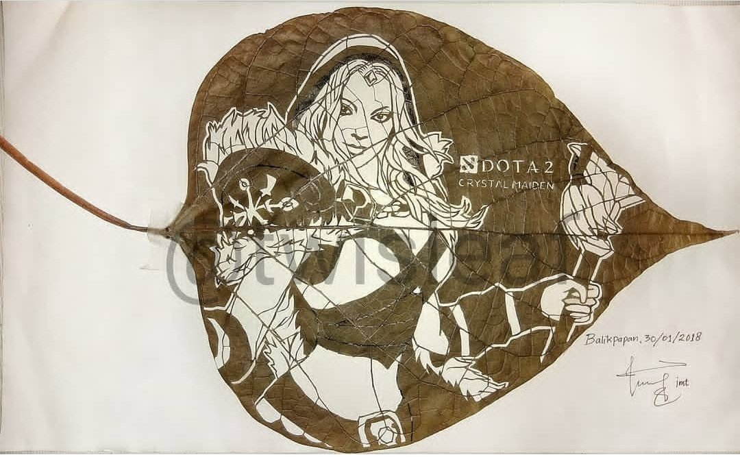 twisleaf's tweet photo. 🌿 "Crystal Maiden" – 2018

#twisleaf #ukirdaun #葉っぱ切り絵 #leafcuttingart #Dota2 https://t.co/oAZMs4nh5W