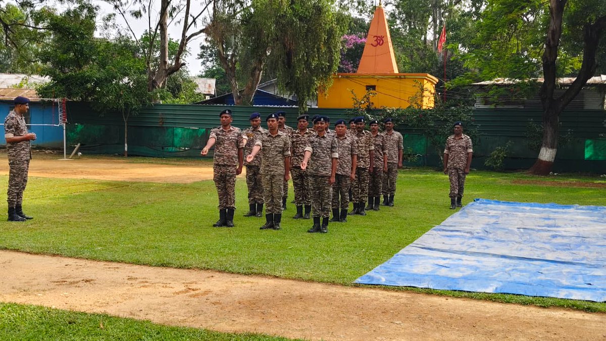 tiger69bn's tweet photo. Drill practice conducted at 69 Bn #CRPF to assess skill, sharpness and brush up drill of the troops  .                                                                  #CRPF #MHA #Fitness https://t.co/ouoshTAftl