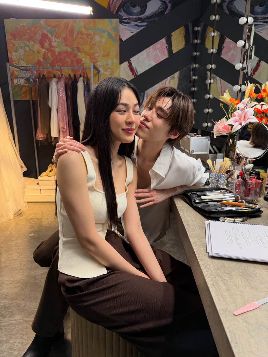 Linglingkwong_Official tweet media