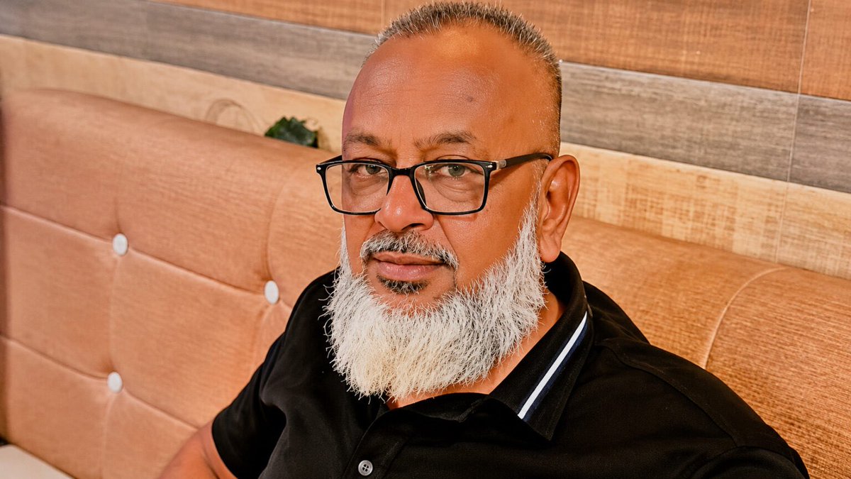 TFilastin's tweet photo. Un indien musulman de 70 ans, Zaheer Shaikh, est décédé après avoir été placé en garde à vue dans le Gujarat dans le cadre d’une affaire liée à l’abattage de bovins. Sa famille affirme qu’il aurait subi des violences en détention et un refus de soins, et exige une enquête judiciaire.

Les autorités indiquent qu’il souffrait de problèmes de santé et que son état s’est détérioré pendant la garde à vue avant son transfert à l’hôpital, où il est décédé. L’affaire relance les appels à une enquête indépendante. https://t.co/pz8xNHhUWA