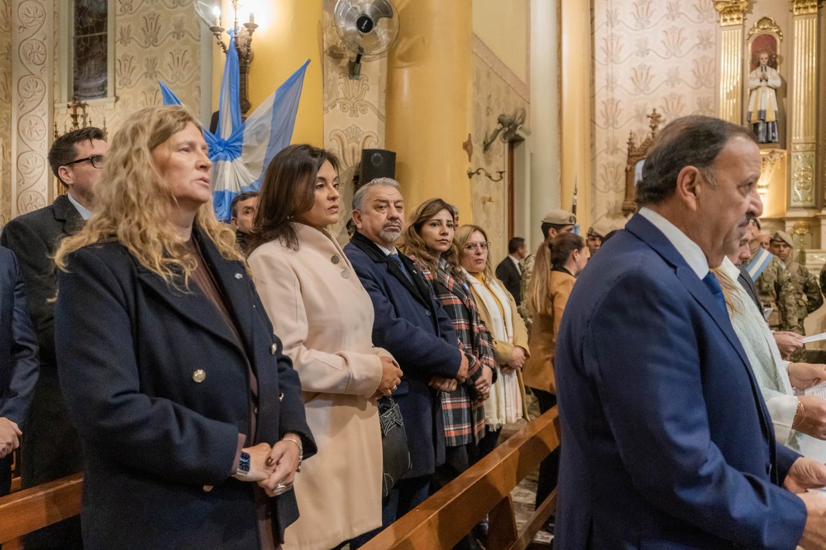 GabyPedrali's tweet photo. 🇦🇷 Celebramos aquel 25 de Mayo de 1810, cuando comenzó a gestarse nuestra Patria.

Hoy reivindicamos ese camino hacia la independencia y reafirmamos lo que somos: un pueblo con historia, con coraje, con identidad y con un fuerte compromiso solidario. Que esta fecha nos encuentre unidos y trabajando por un futuro mejor para la Argentina y para cada riojano y riojana.