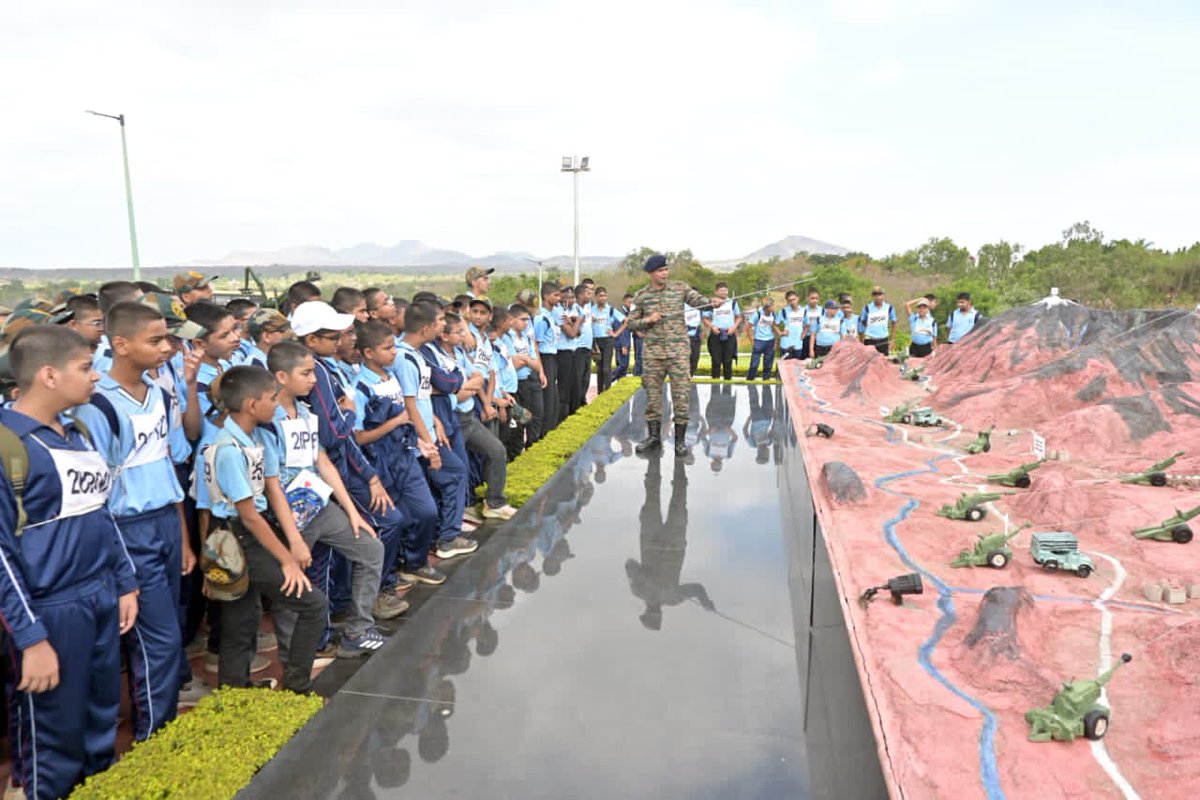 artrac_ia's tweet photo. 𝐒𝐜𝐡𝐨𝐨𝐥 𝐨𝐟 𝐀𝐫𝐭𝐢𝐥𝐥𝐞𝐫𝐲

465 cadets of Bhonsala Military School visited School of Artillery on 25 May 2026.

The cadets undergoing their Personality Development Camp were briefed on the rich history & legacy of Regiment of Artillery. The visit provided the students a valuable exposure to the rich traditions & heritage of Indian Army while motivating them to join the Indian Armed Forces.

Instagram- https://t.co/vPaBrEt39q

Facebook- https://t.co/eHJRydlQMC

#SchoolOfArtillery
#ARTRAC
#IndianArmy
@adgpi
