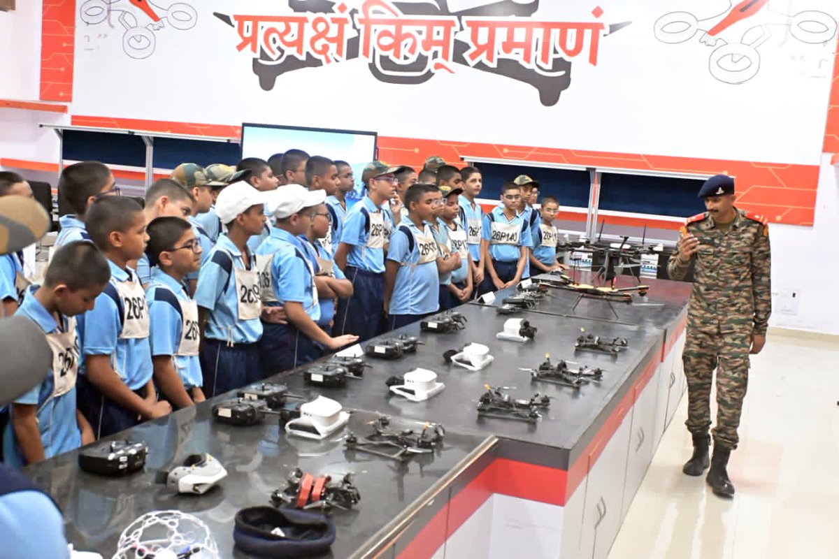 artrac_ia's tweet photo. 𝐒𝐜𝐡𝐨𝐨𝐥 𝐨𝐟 𝐀𝐫𝐭𝐢𝐥𝐥𝐞𝐫𝐲

465 cadets of Bhonsala Military School visited School of Artillery on 25 May 2026.

The cadets undergoing their Personality Development Camp were briefed on the rich history & legacy of Regiment of Artillery. The visit provided the students a valuable exposure to the rich traditions & heritage of Indian Army while motivating them to join the Indian Armed Forces.

Instagram- https://t.co/vPaBrEt39q

Facebook- https://t.co/eHJRydlQMC

#SchoolOfArtillery
#ARTRAC
#IndianArmy
@adgpi