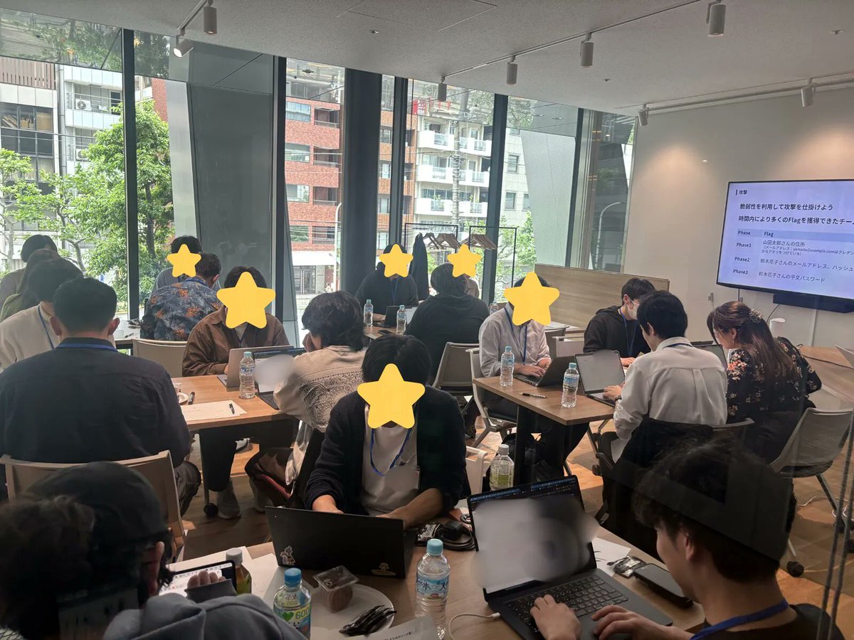akireskawarina's tweet photo. 【りなちイベント感想レポート】
先日はアキレスセキュリティのイベントにご参加いただきありがとうございました！

「セキュリティ系のイベント自体が少ないので参加できてよかった」
という声を多くいただき大変嬉しく思っております！

また、今回、初めて企画・運営側としてイベントに携わらせていただきました。
正直、イベント運営経験も殆どなく、「本当に人が来てくれるのかな」「楽しんでもらえるのかな」と直前までずっと不安でした。
前日は朝方までなかなか眠れず、当日も朝9時前には会場入りして準備をしていましたが、
他メンバーに「キャンセル連絡ないんだけど大丈夫かな…？」と何度も聞いていたくらい落ち着きがありませんでした笑

結果としては20名ほどの方にご参加いただき、想像以上に熱量の高いイベントになりました。
参加者も本当に幅広く、
・学生 / 新卒層
・若手エンジニア
・シニアレベルのエンジニア
・大手企業のエンジニア
・メガベンチャーのエンジニア
・女性参加者の方
など、さまざまなバックグラウンドの方が来てくださっていました。

アンケートでは、
「最近セキュリティの勉強をしていた」
「セキュリティに関心があった」
「実際に手を動かしてみたかった」
などの理由で参加してくださった方が多く、
100%の方がハンズオンを体験したかったと回答してくださいました。

さらに、セキュリティ知識レベルも、初学者〜業務経験者まで幅広く、約7割の方が「勉強中」と回答していたのも印象的でした。
イベント中に特に印象的だったのは、交流会の雰囲気です。
私は「技術イベントって、知り合い同士だけで固まったり、初参加の人が孤立したりするのかな」と勝手にイメージしていたのですが、
実際には誰一人取り残されることなく、みなさん自然にコミュニケーションを取っていて驚きました。
テーブルを移動しながら色々な方と話していたり、
ハンズオン中も参加者同士で教え合っていたり、
AI・開発・インフラ・バックエンド・セキュリティなど、それぞれの領域について楽しそうに話している姿がとても印象的でした。

交流のしやすさについてもアンケート平均4.47、
運営メンバーの話しかけやすさは4.76という結果をいただき、初開催としては本当にありがたい評価をいただけたと思っています。
ハンズオンについては、
「少し難しかった」という声もありましたが、
約半数以上の方が「ちょうどよかった」と回答してくださいました。
実際にアンケートでも、
・OWASP ZAPというツールを知れた
・チーム戦で教え合いながら進められた
・普段触れない内容を体験できた
・全部クリアできて楽しかった

などの声をいただきました。
一方で、
・Wi-Fi環境
・会場の余裕
・チーム分け
・初心者向けフォロー
など、改善点も多く見つかりました。

また、今回の今回のイベントを企画するにあたり、
CTO(@AyaneFukui )とは何度も打ち合わせを重ねました。
・コミュニティ名
・イベント内容
・集客方法
・食事内容
など、本当に細かいところまで何度も話し合いました。
その中でCEOの野村(@nomushun22 )から何度も言われていたのが、
「参加してくださる方の満足度を大事にしてほしい」
という言葉でした。
最初は正直そこまで実感できていなかったのですが、
イベント終了後に「楽しかったです！」「また来ます！」と笑顔で声を掛けていただいた時に、こういうことだったのかと腑に落ちました。

また、アンケートの満足度は平均4.71という結果で、
「こんなにご飯を用意しているイベントは初めてだった」
「土曜日開催で参加しやすかった」
「次回も参加したい」
という声までいただき、運営として本当に励みになりました。
第一回目にも関わらず、参加者のみなさんが一緒にイベントを盛り上げようとしてくださっていたことがとても嬉しかったです。
改めて、ご参加いただいた皆さまありがとうございました！

◆次回は6/27開催予定です✨
すでにDMで参加希望のご連絡もいただいており、とても嬉しく思っています。

今回の反省も活かしながら、もっと良いイベント・コミュニティにしていきたいと思います！