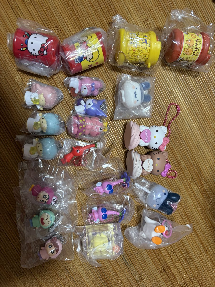 MOMO17031's tweet photo. @riririri570 検索から失礼します
緑求めているのですが交換可能なものございますか？ https://t.co/ru4phZVCPo