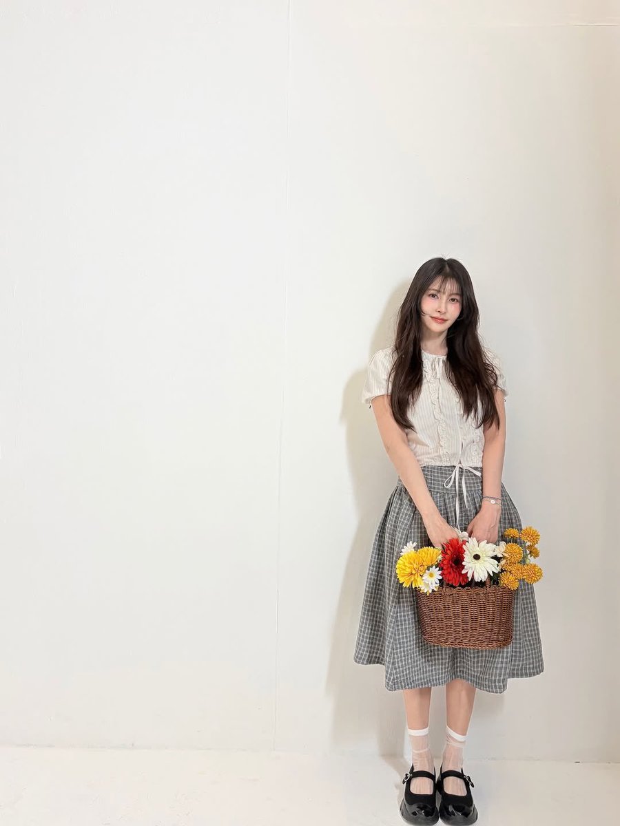xxxziiixxx_'s tweet photo. 메가미사마..
바로 배경바꿔버리기
#아아악눈부셔박규리 https://t.co/3bpPyNatKI