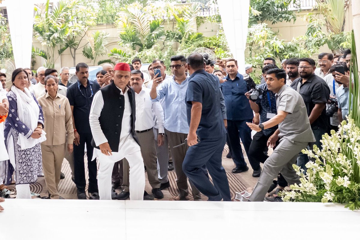 Akhilesh Yadav tweet media