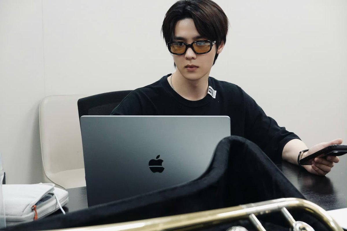 KUNs_miracle's tweet photo. 📸UPDATE［KUN's assistant］ 
Don’t forget to like and comment🧡 

 weibo: https://t.co/VkbWyiZXXp

#WayV #威神V #웨이션브이 #钱锟 #QIANKUN #KUN #쿤 #クン #คุน https://t.co/ZHE4S2Epqx