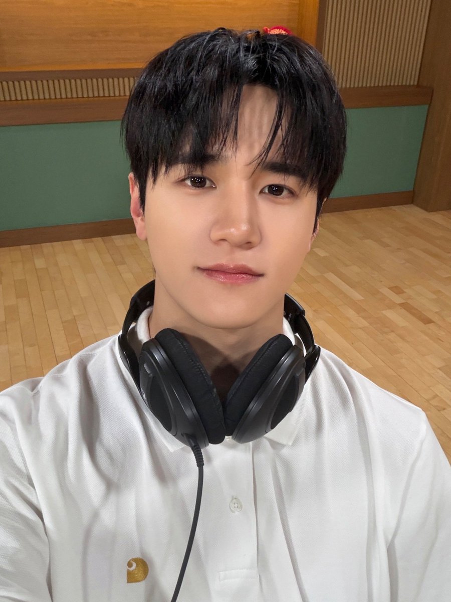 째야 tweet media