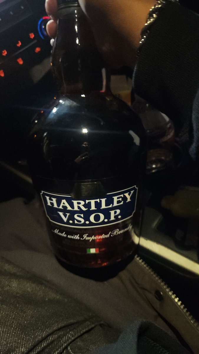 FJRFJR141187's tweet photo. All need is a bitch to drink this fkin shit

#ldo #laredotx #Laredo https://t.co/2rK8AZz56c