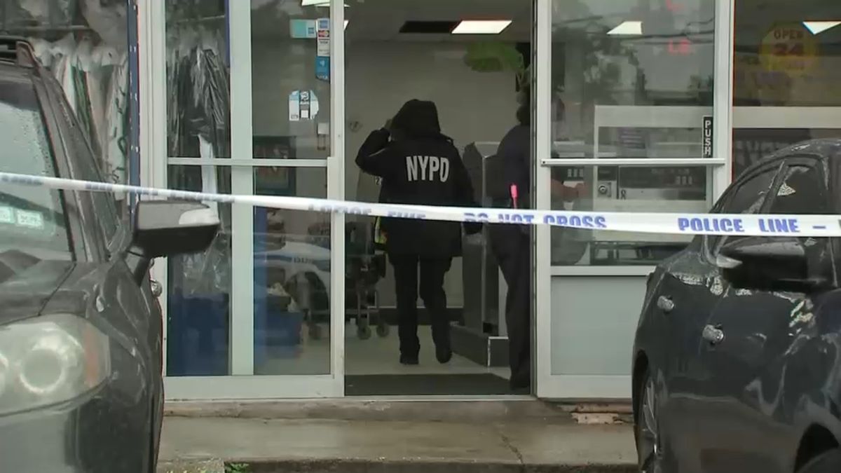 ABC7NY's tweet photo. Man fatally shot inside Flatlands, Brooklyn laundromat; another man grazed https://t.co/wgA25sXafR https://t.co/HGfpHkzCHJ