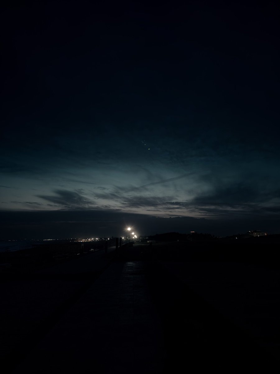 rayandy_2029's tweet photo. 夜だけが

本音を知っている。
＃RAYandY
＃夜写真
＃光と影
＃一人時間 https://t.co/rGbb1UtXN5