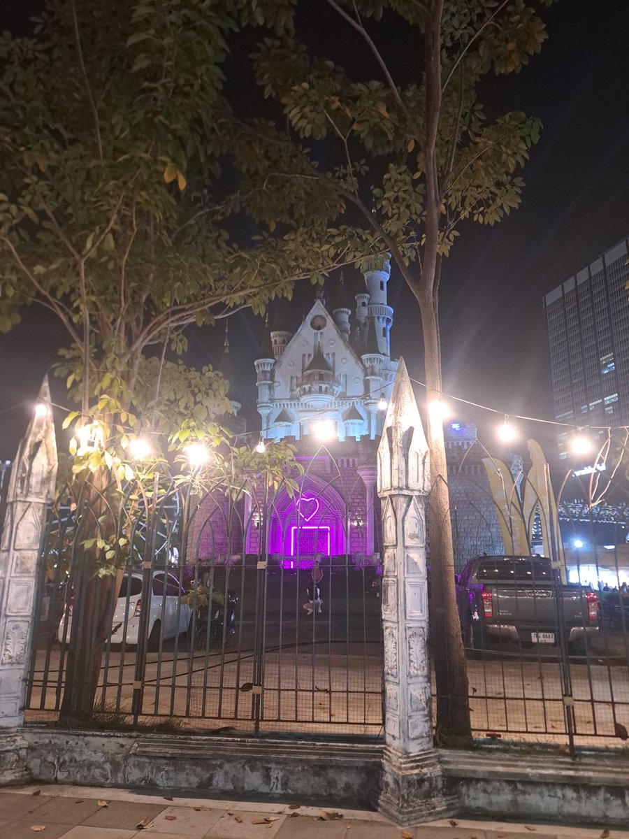 pha_pi11229's tweet photo. หลงทาง https://t.co/M6D3EC1Ep2