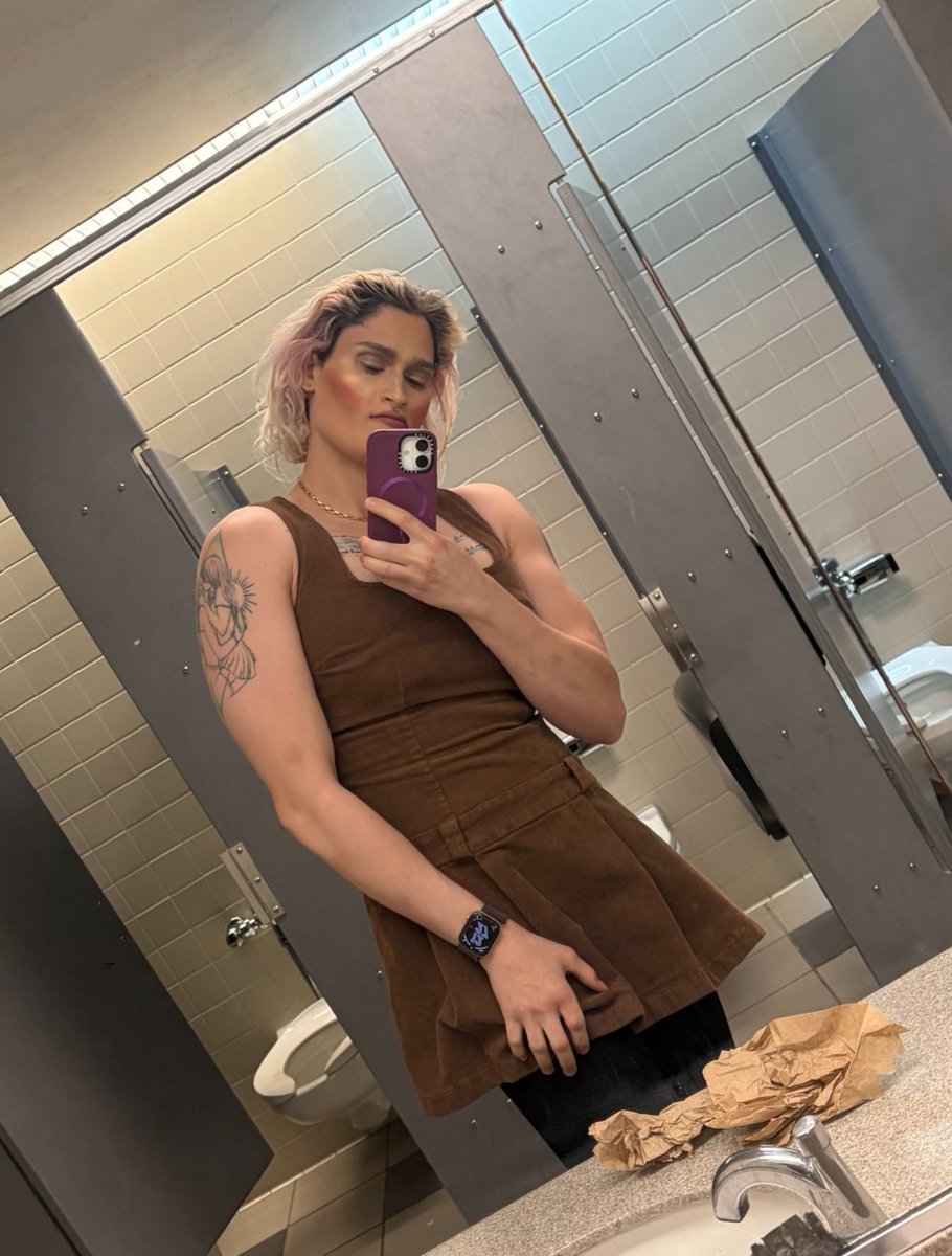 Womaning tweet media