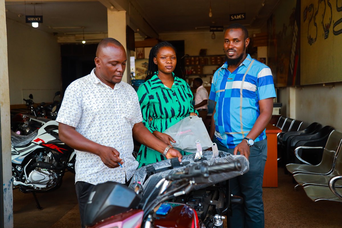 stepfwdsacco's tweet photo. Step by step, wheel by wheel, we are transforming lives through financial empowerment.
 Another boda- boda delivered TODAY!!!!
#stepforwardempowermentsacco
#stepforward
#empoweringcommunities
#sacco
@MpologomaM https://t.co/TrvFgNQRot