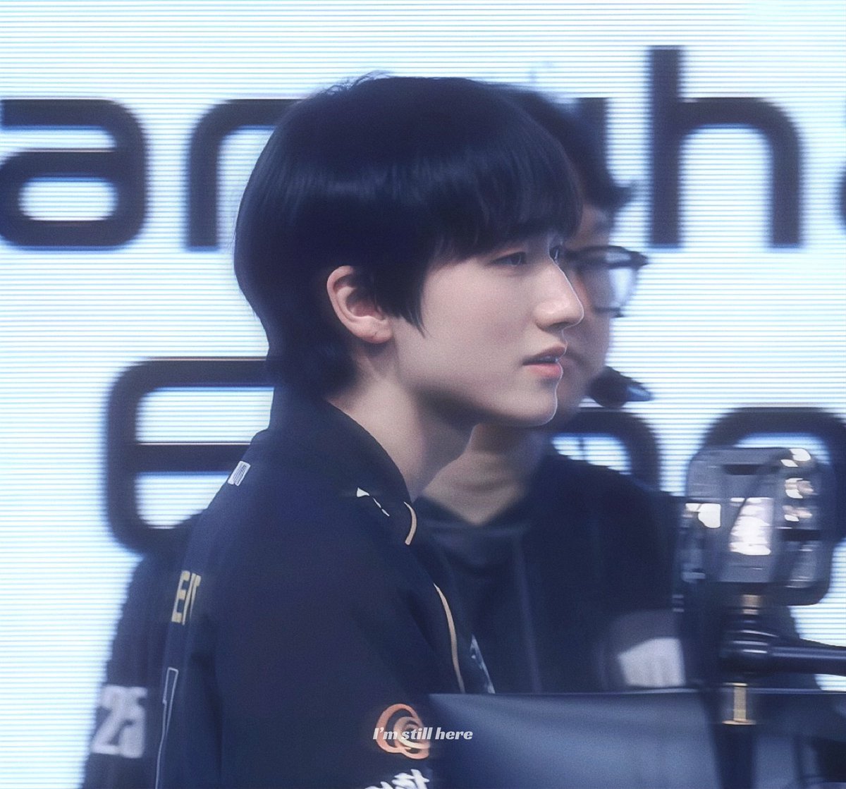 oad_19's tweet photo. Be happy, HWH absolutely deserve to be happy! HWH, you must be happy! We will always be here watching over you, supporting you, and loving you.

#피넛 https://t.co/FG5e2zYofU