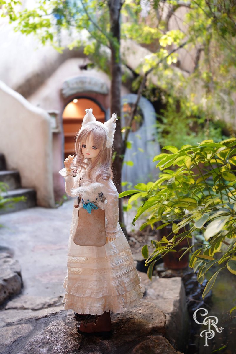 maki_mai_lab's tweet photo. #今夜のドール撮影120分一本勝負
【ぶきをもつ】遅刻
たいせつなものを
ぎゅっと
まもりたいだけなのに...

＃スーパードルフィー ＃うちのこかわいい #doll https://t.co/XNDb43JgB4