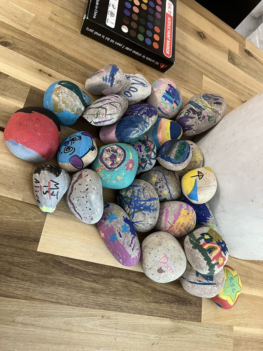 LakesideCafeBHC's tweet photo. Lovely turnout today for the pebble painting… these beauties are being sprayed with gloss once dry they will be hidden throughout the park. 

If you find them take a photo, post it in Boggart Rocks Facebook Group and rehide for someone else to find ❤️ https://t.co/0fAzV8D4Ng