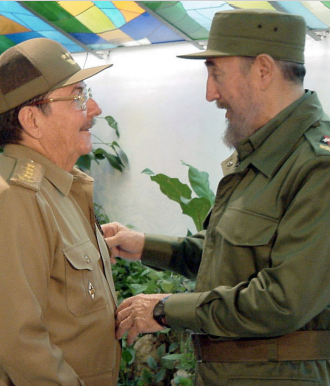Editorial_VO's tweet photo. HERMANOS DEL ALMA
«Ser hermano de Fidel, es un privilegio. Siempre fue, desde la infancia, mi héroe»
Para leer el artículo completo, acceda al enlace:
https://t.co/l0qEmb27EX
#RaúlEsRaúl
#CubaEstáFirme
#PuebloUniformado https://t.co/Duhfmbt5w7