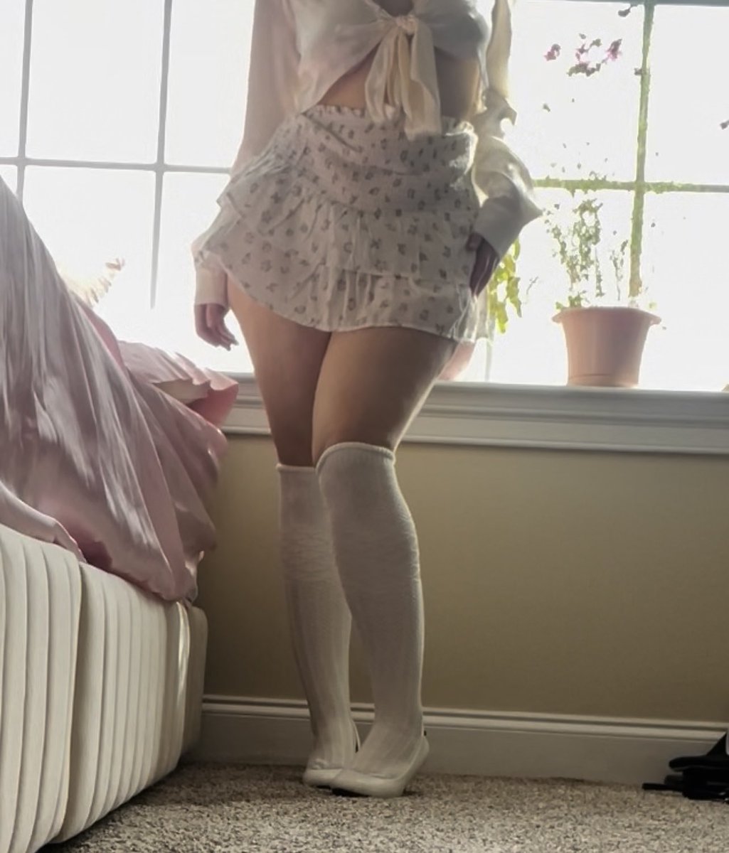 LovelyLex69's tweet photo. Teasing youuu 😈 https://t.co/IGjCXwMRRd