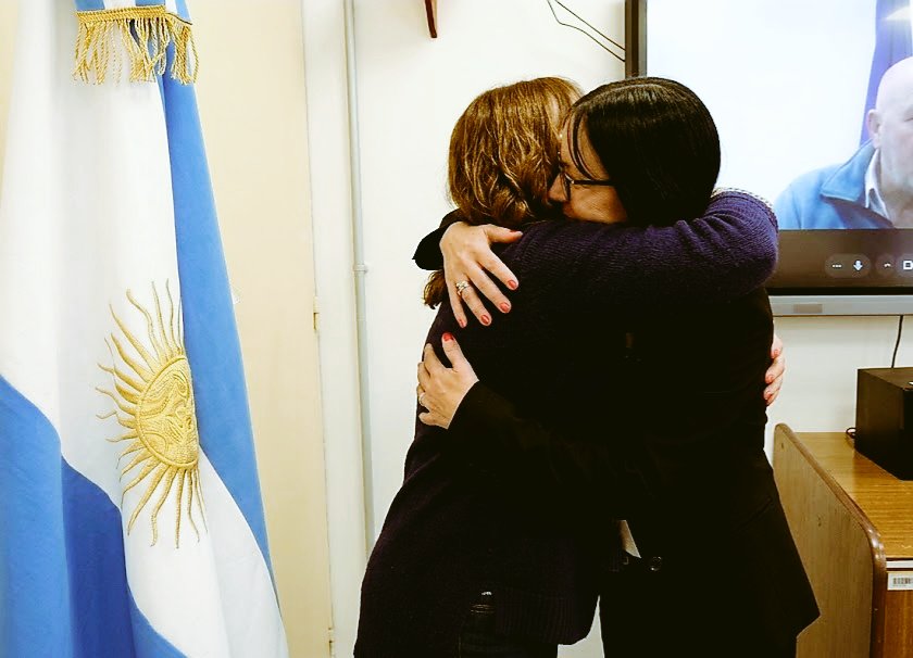 RominaSBada's tweet photo. Te abrazo fuerte hasta que la vida nos vuelva a encontrar querida Vivi Macchiarola 💙 https://t.co/43Gv6IZ5WK