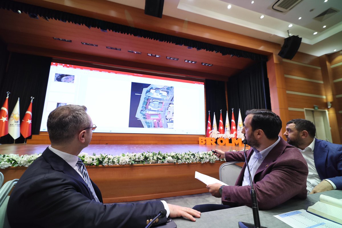 GiyaseddinGergn's tweet photo. Kurban Bayramı öncesi; 3 kademe ilçe başkanlarımız ve il yönetim kurulu üyelerimizle, İl Başkanımız Abdullah Özdemir’in başkanlığında il başkanlığımızda bir araya geldik.

Hem bayramlaşma programlarımızı hem de İstanbul’un Fethi’nin yıl dönümüne dair hazırlıklarımızı kapsamlı şekilde değerlendirdik. Çünkü İstanbul’u anlamak; sadece bir şehri değil, bir medeniyet iddiasını taşımaktır.

Fetih ruhunu sadece hatırlayan değil; birlik, istişare ve teşkilat şuuru ile yaşatan bir anlayışla çalışmalarımıza devam ediyoruz.