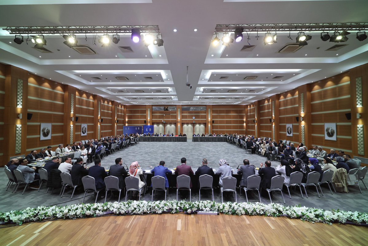GiyaseddinGergn's tweet photo. Kurban Bayramı öncesi; 3 kademe ilçe başkanlarımız ve il yönetim kurulu üyelerimizle, İl Başkanımız Abdullah Özdemir’in başkanlığında il başkanlığımızda bir araya geldik.

Hem bayramlaşma programlarımızı hem de İstanbul’un Fethi’nin yıl dönümüne dair hazırlıklarımızı kapsamlı şekilde değerlendirdik. Çünkü İstanbul’u anlamak; sadece bir şehri değil, bir medeniyet iddiasını taşımaktır.

Fetih ruhunu sadece hatırlayan değil; birlik, istişare ve teşkilat şuuru ile yaşatan bir anlayışla çalışmalarımıza devam ediyoruz.
