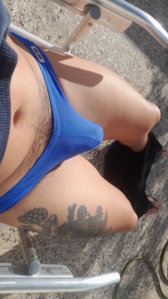 Gabomasaje's tweet photo. SALE PAJA AL SOL #fap #pajeros #morbo #gooner https://t.co/AlHSJ43lok
