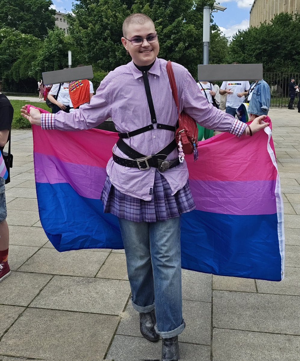 𝖙𝖜𝖎𝖓𝖐-𝖊𝖆𝖙𝖊𝖗 𝖆𝖑𝖊𝖐𝖘 7/40 tweet media