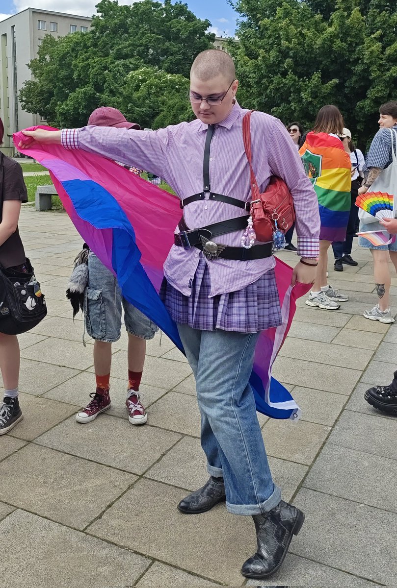 𝖙𝖜𝖎𝖓𝖐-𝖊𝖆𝖙𝖊𝖗 𝖆𝖑𝖊𝖐𝖘 7/40 tweet media