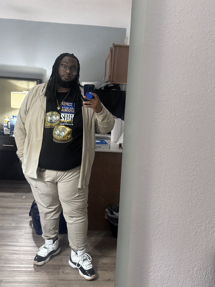 Big Slim Outside.. Fuck you mean!! tweet media
