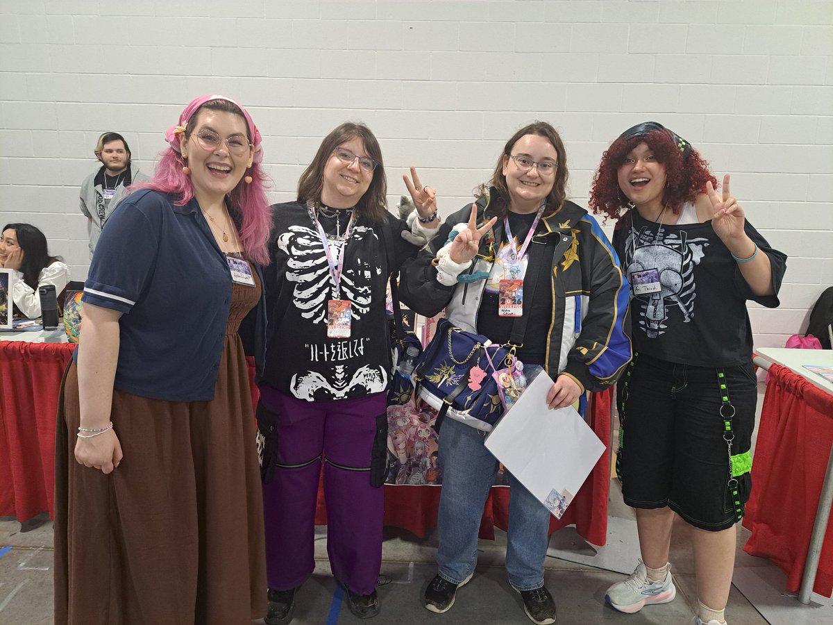 ogChestarT's tweet photo. As a kid twenty years ago I dreamed of attending Anime North, this weekend was the best because I got to meet my long time friend and two amazing ladies who made me feel like I really could do anything. Thanks again everyone! https://t.co/zllYCgtbD3