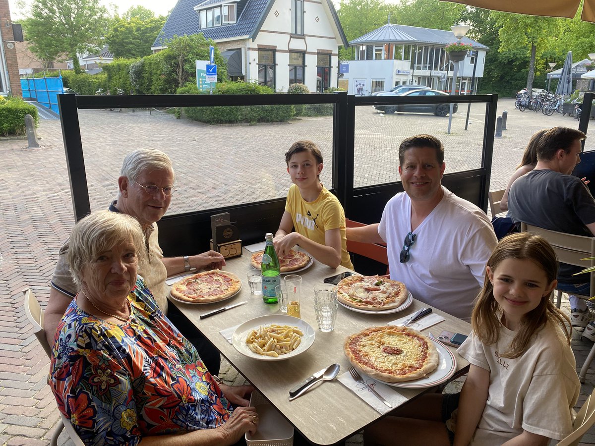 AptrootC's tweet photo. Heerlijk weekend met familie in Friesland. Genoten. https://t.co/gcKSuVeziW