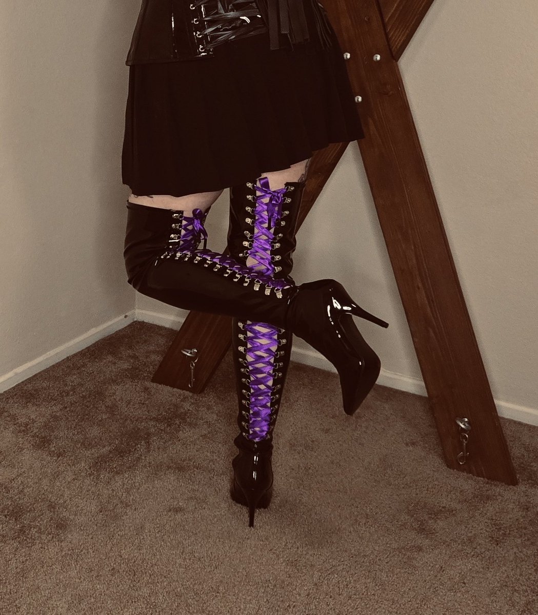 ScarletSkye99's tweet photo. Hey everyone for Memorial Day I’m running a special for every video you buy I’m going to send you a code for 25% your next video! #onlyfans #clips4sale #of #clipsforsale #contentcreator #contenseller #boots #femdom #bdsm #cbt #ballbusting #paypig 

https://t.co/MSSuSSHTz6 https://t.co/ez2QiumR5u