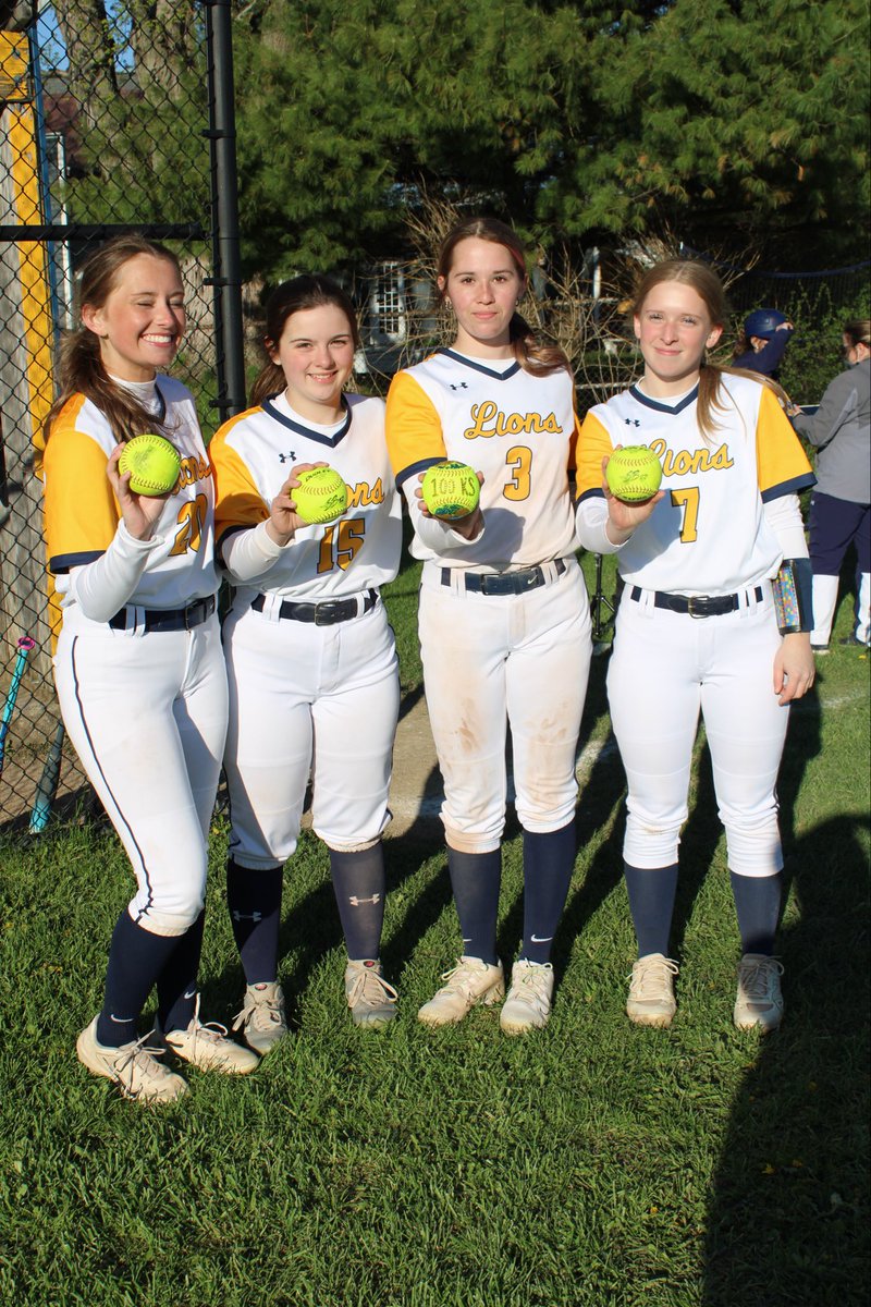 Carlee_Ham33's tweet photo. what a year to be a lion…ended the season 13-5 and made many great memories thank you seniors you will be missed!!! #fyp #lionsgottaeat #thankyouseniors https://t.co/T0WLIVuSJP