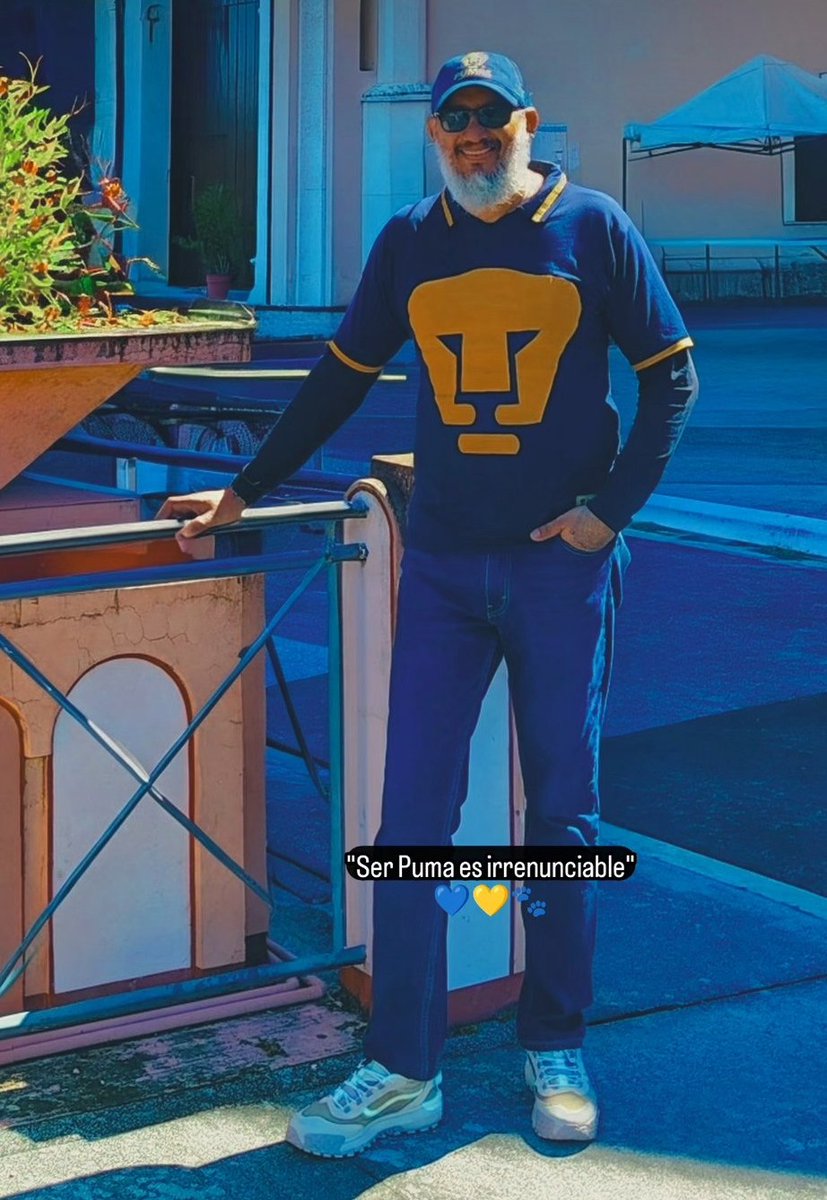 ZetinaColi's tweet photo. "Ser Puma es un acto de esperanza, es una profesión de fe, es una larga paciencia, un prolongado estoicismo entre unas cuantas alegrías, es un grito que se ahoga y, para peor, ser Puma es irrenunciable."
— Germán Dehesa (1944-2010)
@Xilango_Gourmet @PumasMX 
💙💛🐾 
#pumas #Goya https://t.co/SXVIbsJojk