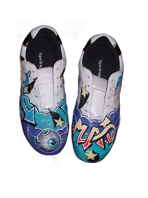 AirbrushToronto's tweet photo. Custom airbrushed shoes #airbrushedshoes #airbrush #toronto #airbrushartist   Shoes made for Converse Canada, MTV Canada and Weird Al Yankovic's promo team. https://t.co/lEDTjIhMZo