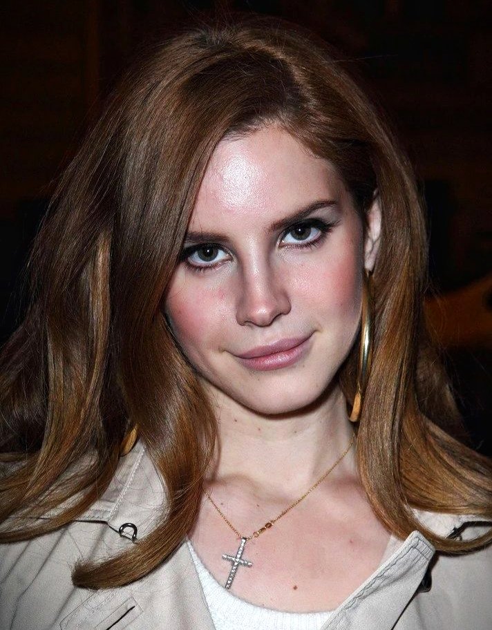 hourly lana` tweet media