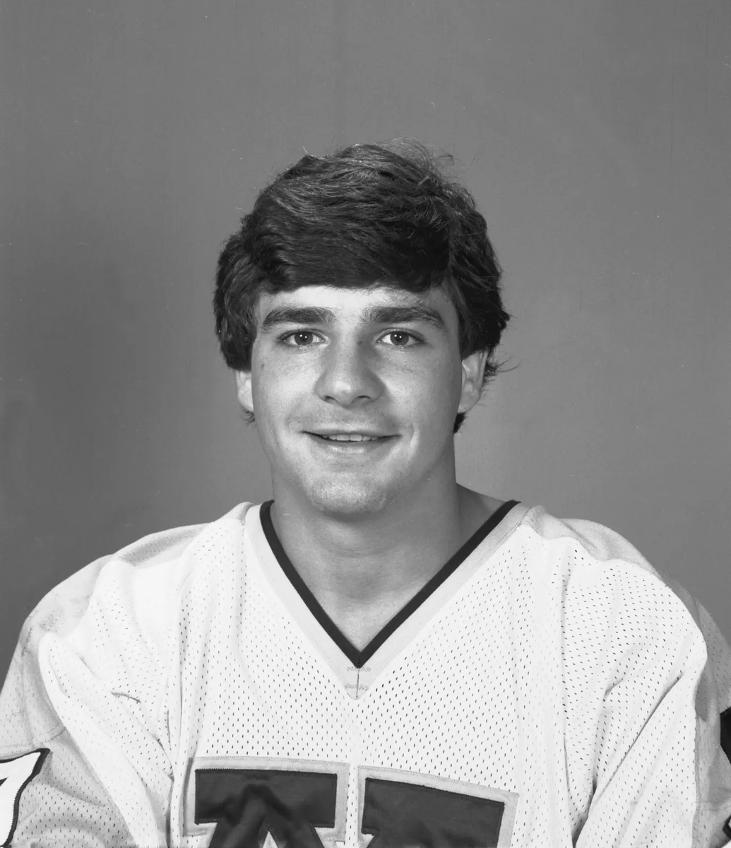 hockey_vintage's tweet photo. #SniperSaturday Pat Micheletti played 4 years at the University of Minnesota (1982-86) putting up 120 goals/269 points in 162 games played

(📸Gopher Sports) https://t.co/BL9BzeJBMD