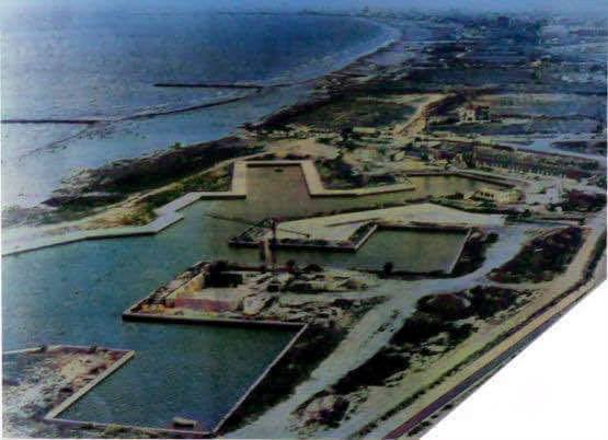 PassejantV's tweet photo. València, anys 1980. Inici de la construcció de la urbanització de Port Saplaya, a l'indret que podeu veure al piulet anterior. https://t.co/yNxrD29kfB